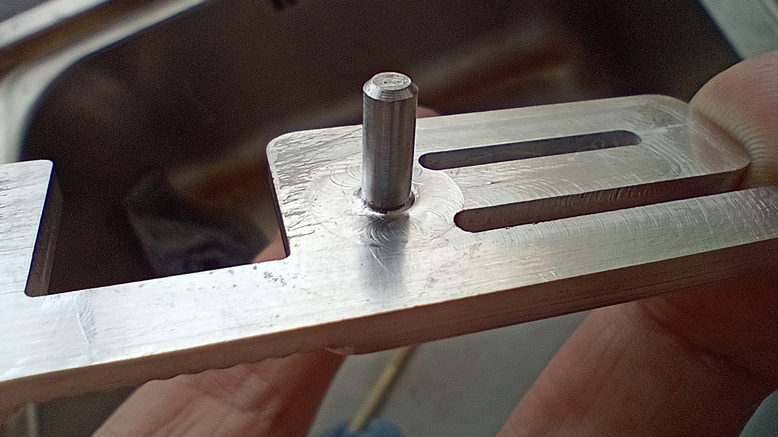 Mounting spigots